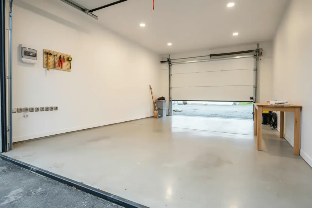 ny eldragning och belysningsinstallation i garage i djursholm